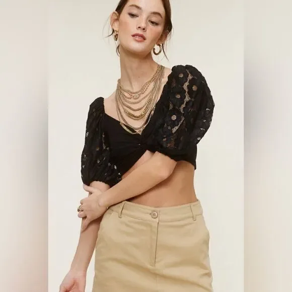 947. TWIST CROP TOP WITH PUFF LACE SHORT SLEEVES- BLACK - Picture 2 of 5